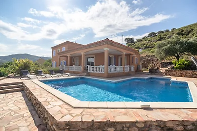 Schöne ruhige Villa mit privatem Pool in...
