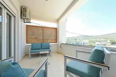 Private Poolvilla mit Meerblick für 6...