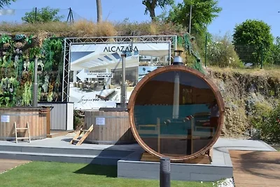 Modern 2-Bedroom Apartment - Alcazaba Lagoon...