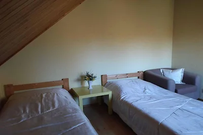Połowa domu wakacyjnego, ogromny ogród, staw