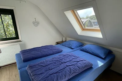 Ferienhaus in Schoorl mit Terrasse