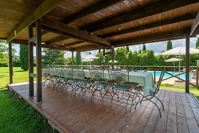 Appartamento a Laterina con piscina