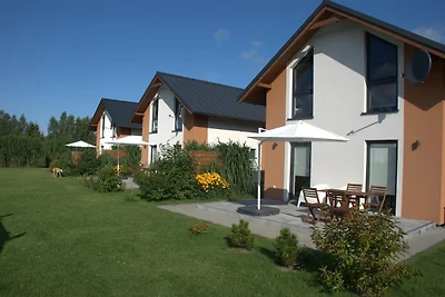 Ferienhaus mit Terrasse und großem Garten