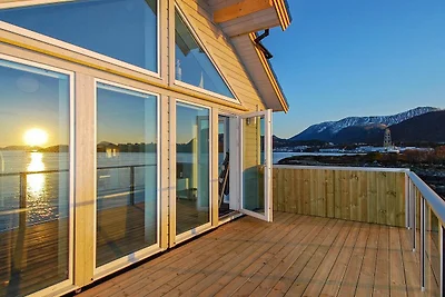10 Personen Ferienhaus in Brattvåg