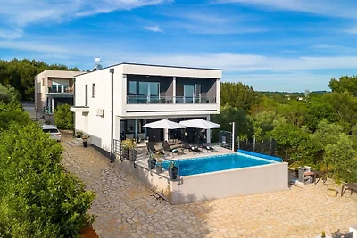 Villa in Pomer mit Schwimmbecken