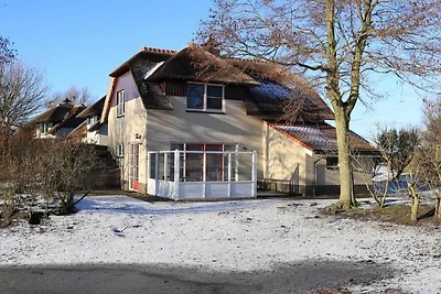 Dünenvilla am Strand mit Garten