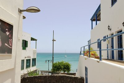 Ruim appartement in Playa Blanca met terras