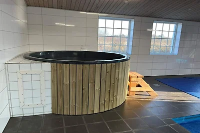 24 Personen Ferienhaus in Øster Assels