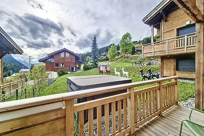 Appartamento a Les Gets con giardino jacuzzi