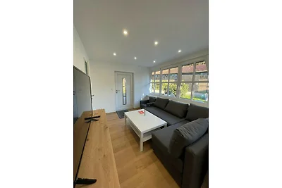Moderne Wohnung mit Terrasse.