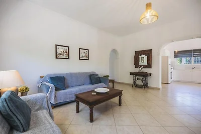 Villa tradizionale a Kypseli con piscina