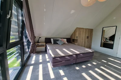 Villa in Balk met eigen steiger aan...