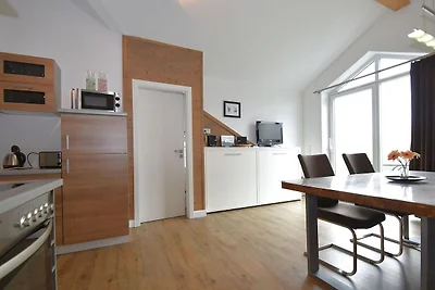 2 separate Wohnungen mit Balkon an der...