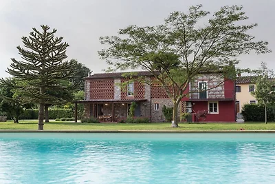 Bauernhaus in Lucca mit Pool