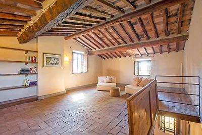 Ruhiges Ferienhaus in Ponsacco mit Pool