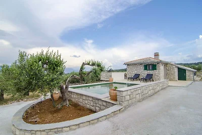 Holiday Home Bliss - Holiday Home with Outdoo...
