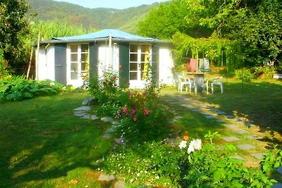 Grazioso Chalet ad Ameglia con Terrazzo