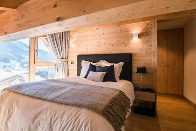 Eleganter Rückzugsort in den Alpen in der Geg...