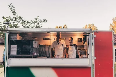 Wohnung in Lot mit Pool und Märkten