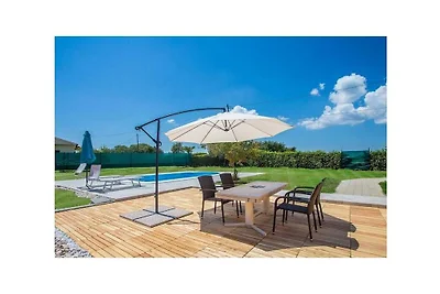 Casa Luka Vareski