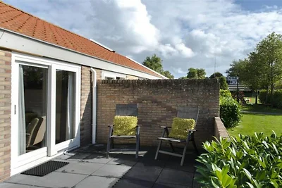 Ferienhaus in Nes mit Schwimmbecken