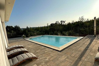 Moderne Villa mit Pool und Wellness