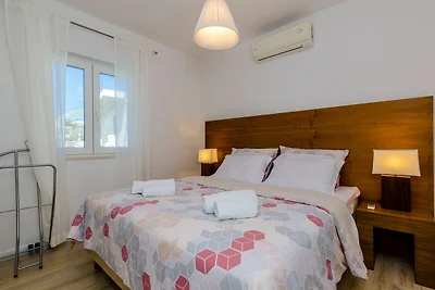 Apartments Knego - Comfort One Bedroom Apartm...