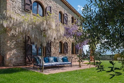 Schöne Villa in San Giovanni del Pantano mit...