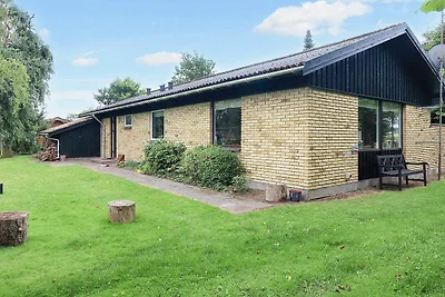 6 Personen Ferienhaus in Væggerløse-By Traum