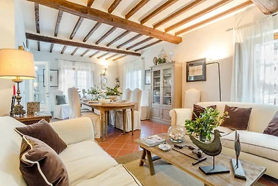 Villa bei Lucca mit Pool und Aussicht