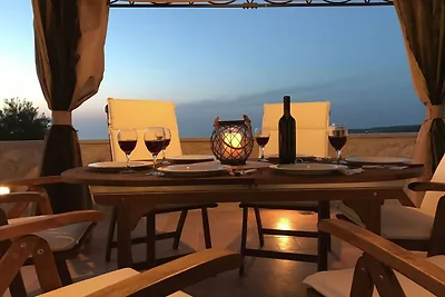 Villa auf Kreta mit Pool und Bergblick