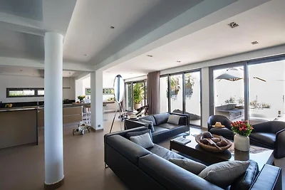 Luxury Seafront Villa with 2 Private Pools