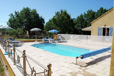 Spaziosa villa con piscina privata in...