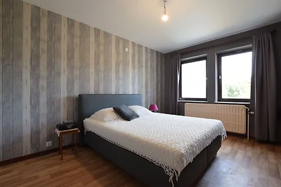 Einladendes Ferienhaus mit großem Garten