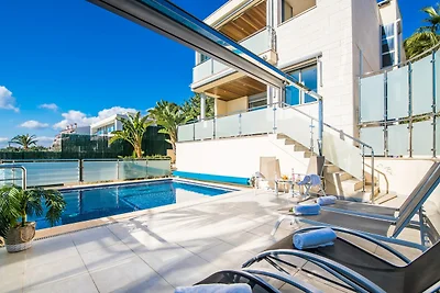 Atemberaubende Villa mit privater Terrasse