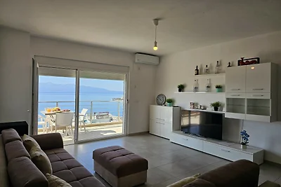 Moderno appartamento per le vacanze a Saranda