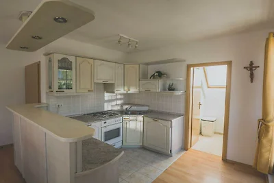 Comfortable Apartment with Mountain View - On...