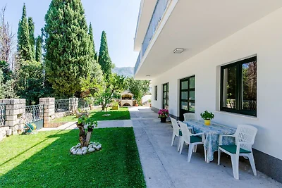 Apartments Garden - One-Bedroom Apartment wit...