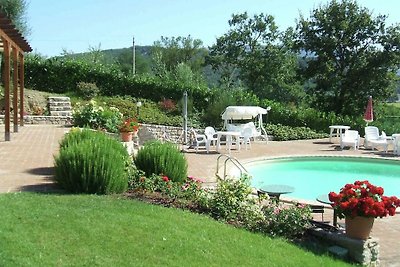 Spaziosa casa vacanze a Corciano con piscina