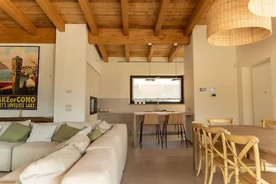 Vakantiehuis in Colico met zwembad
