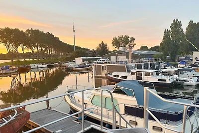 Harbour Marina Lodge für 6 Personen