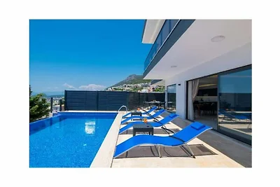 Villa a Kalkan con piscina