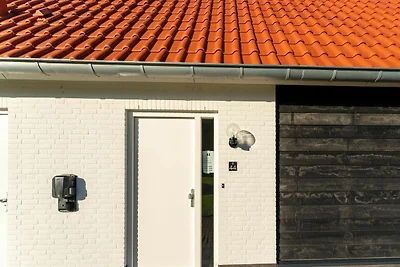 Ferienhaus in Scherpenisse mit Terrasse