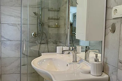 Luxury Lovran Apartments with Swimming Pool -...