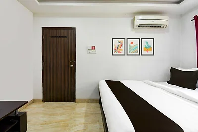 Super Hotel O New Alipore
