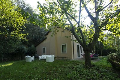Ruhiges Ferienhaus in Pesaro mit Whirlpool