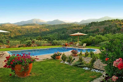 Haus mit Garten und Pool für alle
