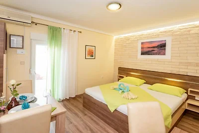 Villa Goldfield - Studio Apartment with Sea V...
