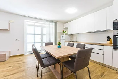 Wohnung in Privlaka mit Schwimmbecken