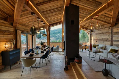 Chalet in Les Gets mit Außenwhirlpool